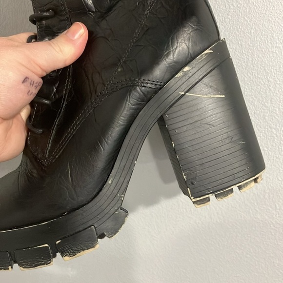 Schutz croc-effect lace up lug sole boots black size 8 - Picture 9 of 12